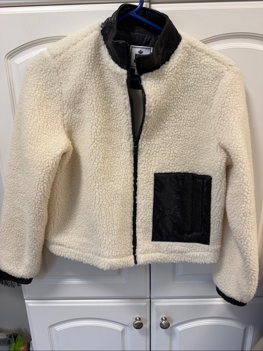 Juicy by Juicy Couture Cream Sherpa Zip Jacket size XS with Black Trim & Pocket